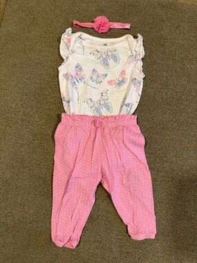 GAP Baby Butterfly Print Bodysuit with polka dot pant and headband
